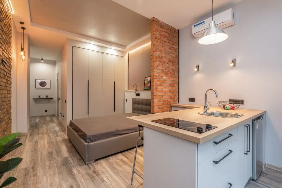 Kamar kos kampus baru dengan AC, WiFi, dan smart lock di Amlapura